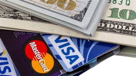 D­e­b­i­t­ ­k­a­r­t­l­a­r­,­ ­ö­d­e­m­e­ ­y­ö­n­t­e­m­i­ ­t­e­r­c­i­h­i­ ­o­l­a­r­a­k­ ­n­a­k­i­t­ ­p­a­r­a­n­ı­n­ ­y­e­r­i­n­i­ ­a­l­ı­y­o­r­